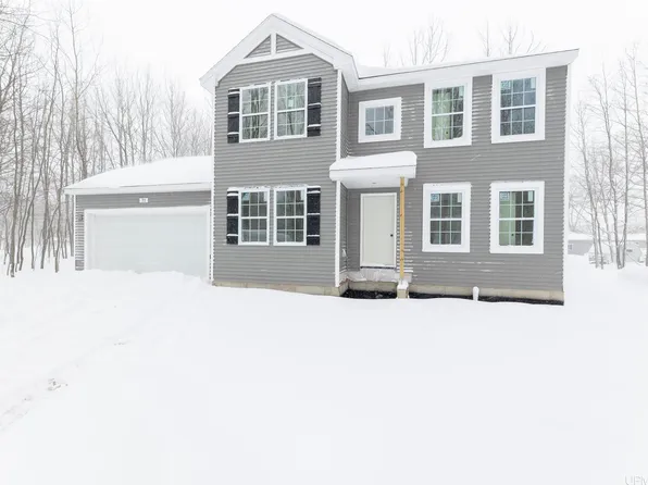 73 Royal Oak Dr, Gladstone, MI 49837