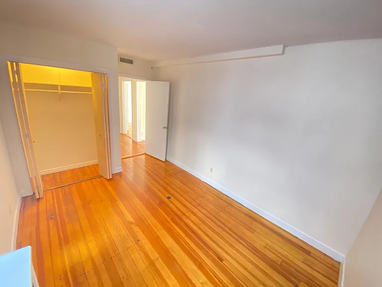 1121 Commonwealth Ave — Photo 7