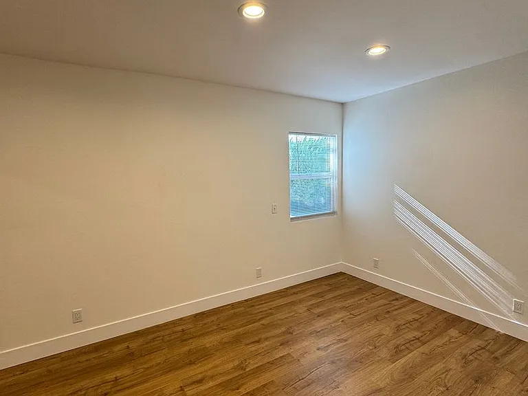 4318 N. Lakewood Blvd — Photo 15