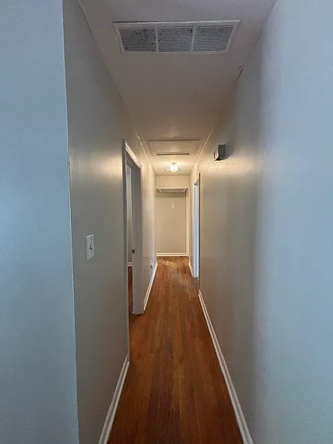 3 bed, 1.5 bath, 1180 sqft, $1,300 — Photo 3