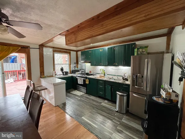 6242 Cottage St, Philadelphia, PA 19135