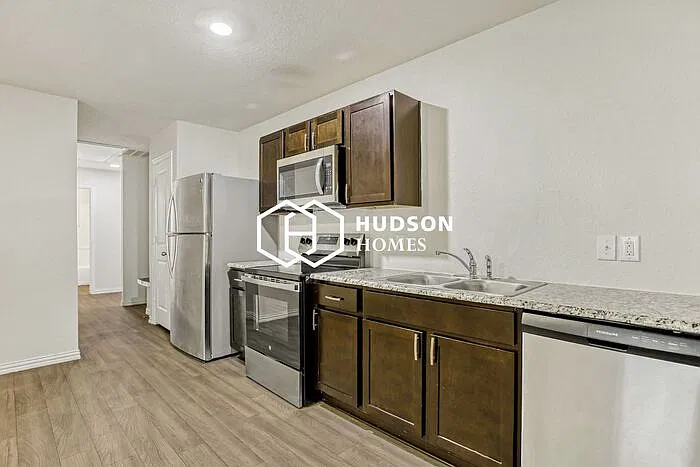 8837 Crestview Dr — Photo 4