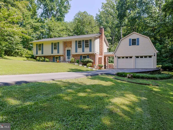 6550 Tip Hill Dr, La Plata, MD 20646