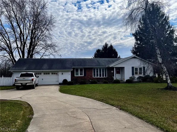 16771 Kinsman Rd, Middlefield, OH 44062