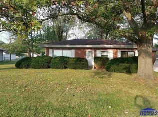 1212 N Michigan Ave, Marshall, IL 62441