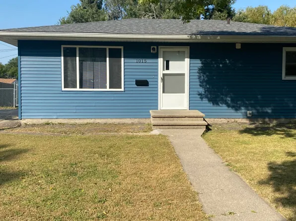 1015 20th St N, Moorhead, MN 56560
