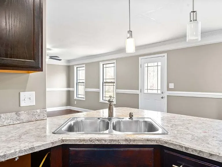 1103 Medallion Ct — Photo 8