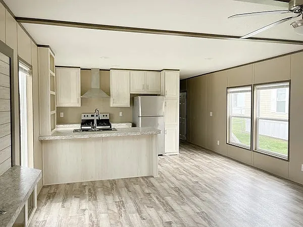 Hermosa Estates — Photo 1