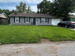 20 Melvin Dr, Cahokia, IL