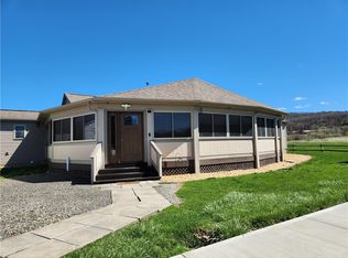 3036 River Rd, Vandergrift, PA 15690