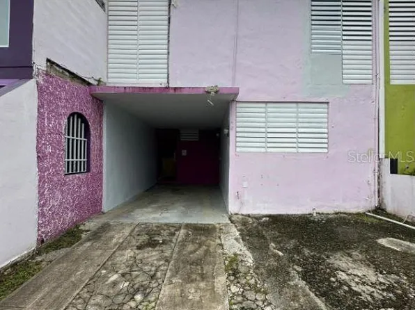 43 1st St, Caguas, PR 00725