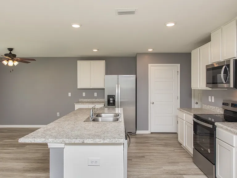 5720 Blackhorse Cir — Photo 6