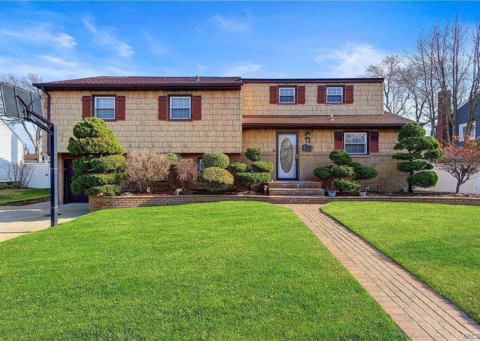 1st image of 71 Merritt Ave