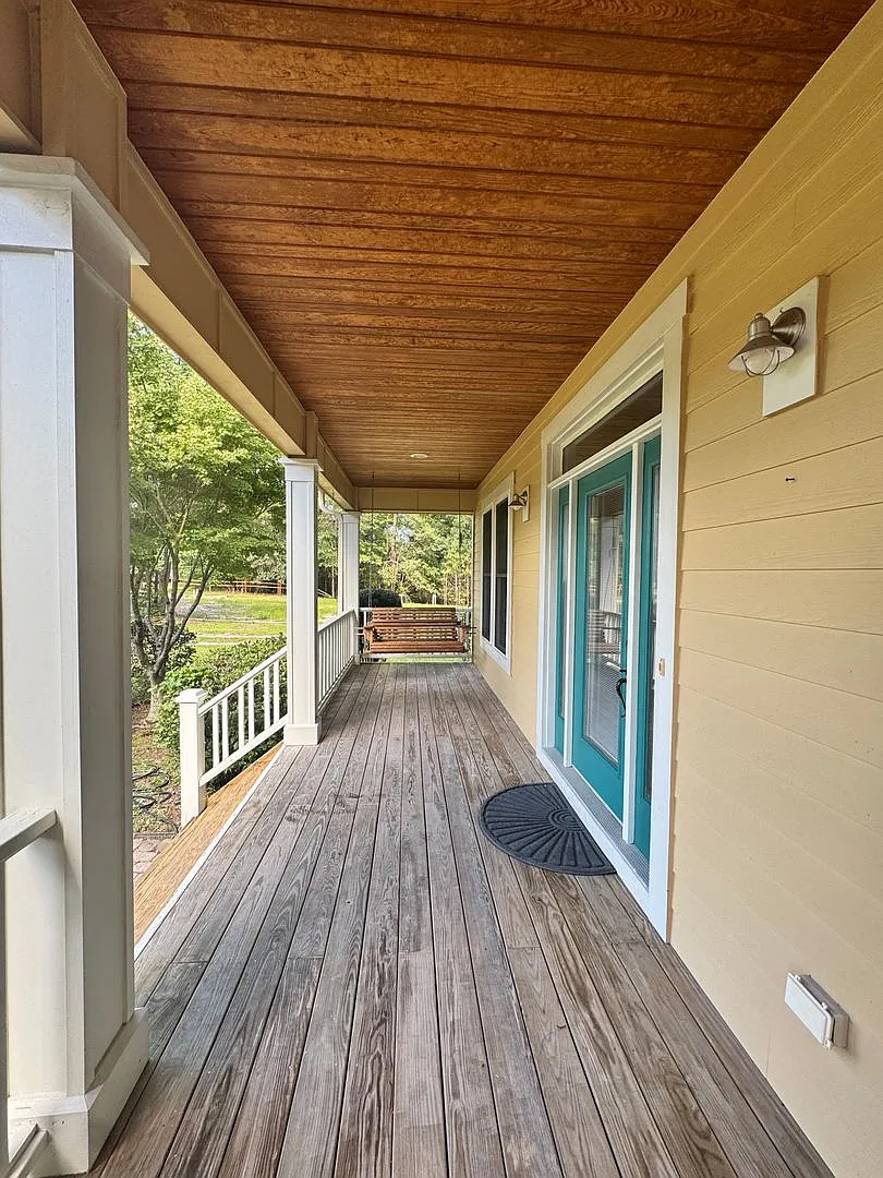 Beautiful 4BR Custom Home Near Stone Bay & Topsail Beaches! — Photo 3