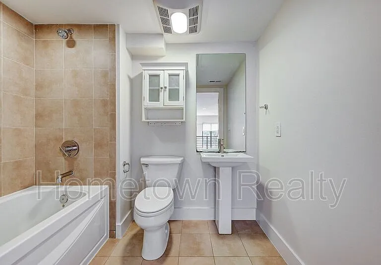 301 NE 4th St #2 — Photo 29