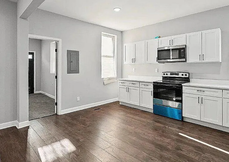 2301 Whittier Ave #2 — Photo 3