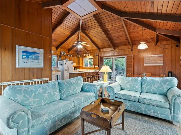 (undisclosed Address), Pine Knoll Shores, NC 28512