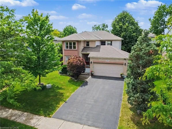 4237 Millcroft Park Dr, Burlington, ON L7M 3V7