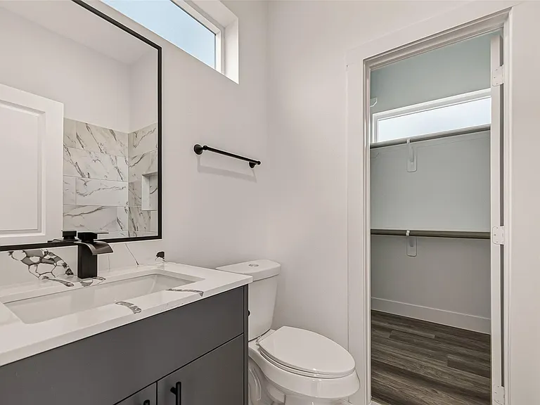 2711 Dennis St — Photo 18