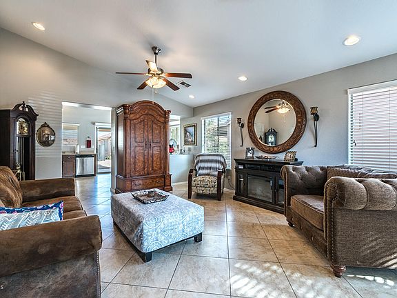 3rd image of 2592 E Santa Maria Dr