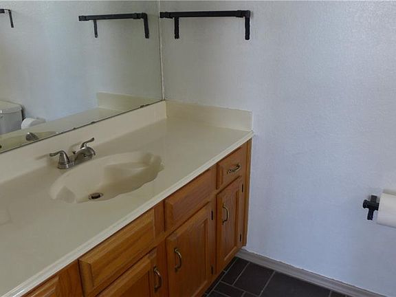 5th image of 2302 Jamaica Pl
