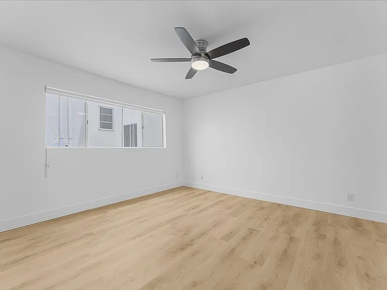 6615 Franklin Ave. — Photo 9