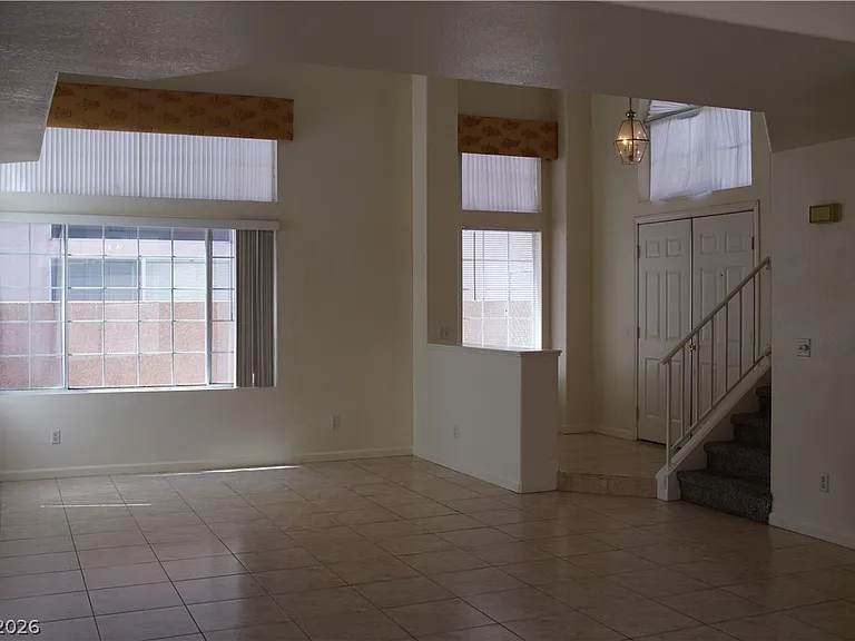 2312 Reddon Cir — Photo 5