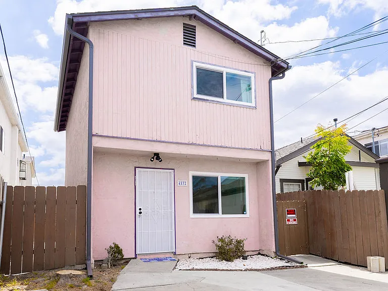 4532 Oregon St — Photo 2