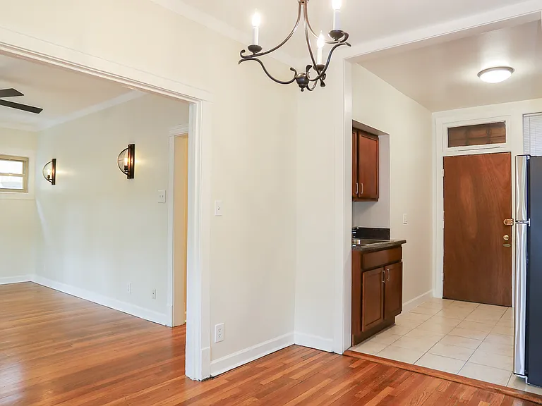 5547 N Magnolia Ave #2E — Photo 6