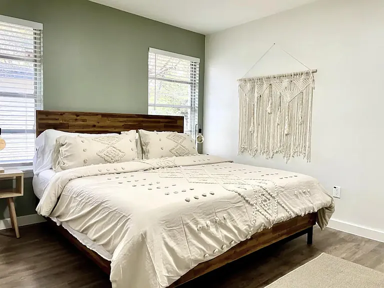 1903 Betsy Ln — Photo 12