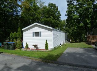 8 Nevis Dr, New Windsor, NY 12553