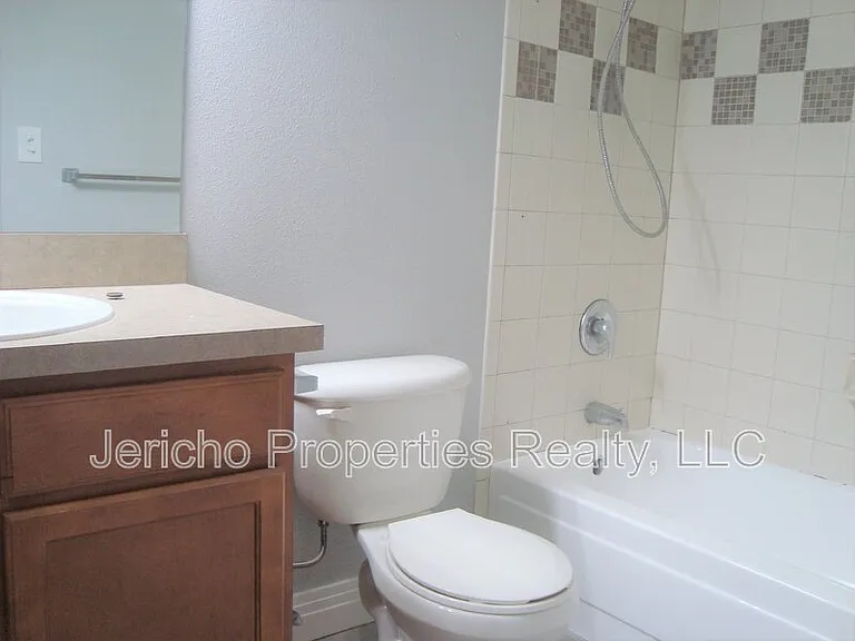 601 W 11th Ave #418 — Photo 11