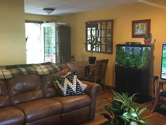 5th image of 99 Fairwood Dr