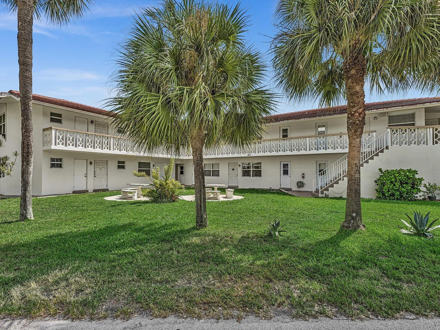 Atlantic Apartments — Photo 1