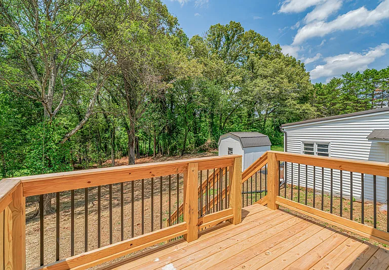 6821 Westland Dr — Photo 41