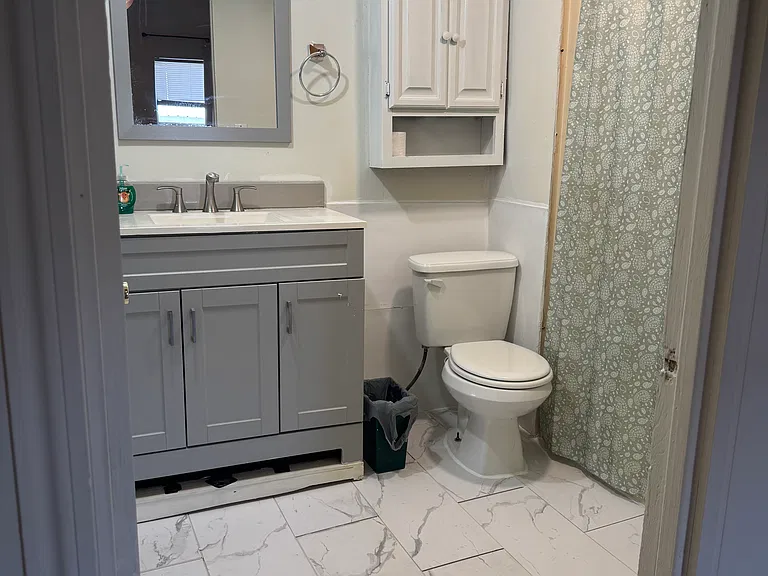 403 E Elk St — Photo 4