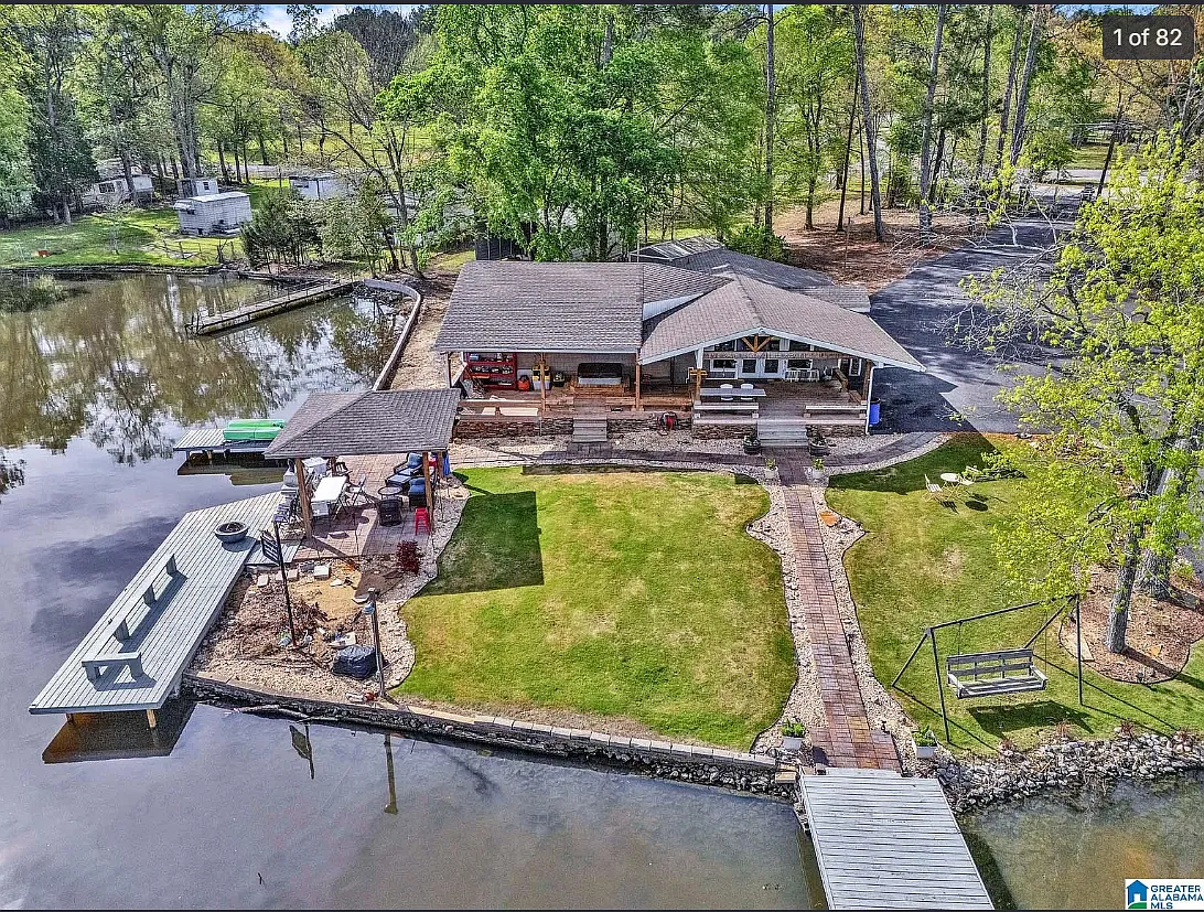 4 bed, 2250 sqft, $5,550 — Photo 1