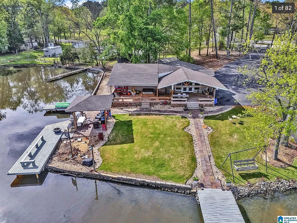 146 Shore Dr