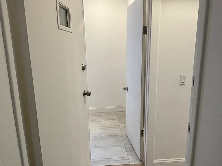 740 N Spaulding Ave #2F — Photo 6
