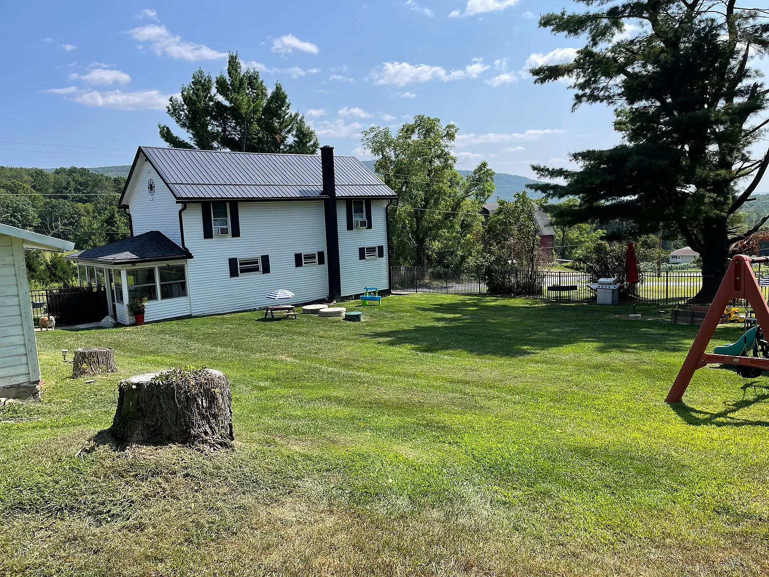 4 bed, 1200 sqft, $2,200 — Photo 3