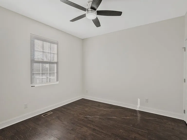5809B Morrow Rd — Photo 12