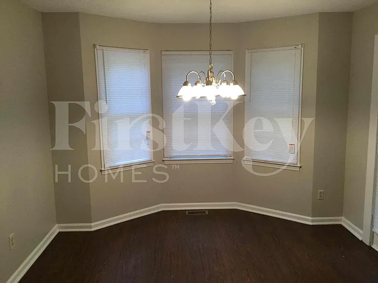 1775 Independence Dr — Photo 4