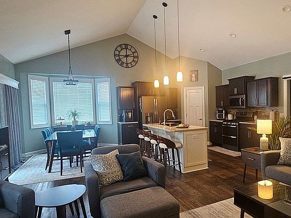 3rd image of 8564 Castlebar Ln