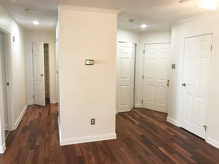 677 Quincy Shore Dr — Photo 8