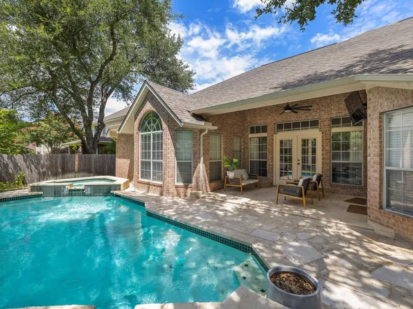 2040 Saint Andrews Dr, Round Rock, TX 78664