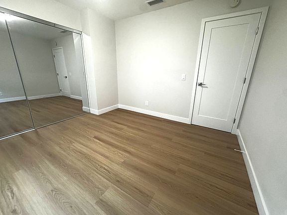 3rd image of 4950 Hancock St