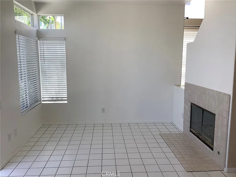 932 S Lone Pine Ln — Photo 6