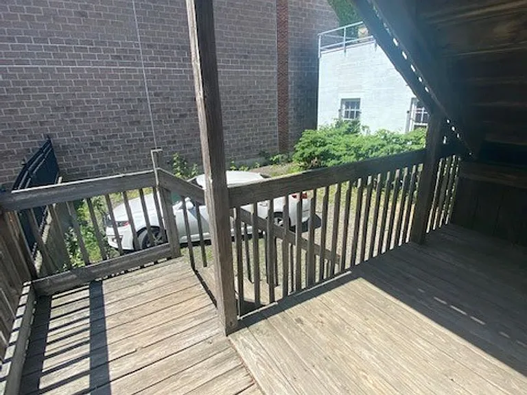 378 Crown St — Photo 3
