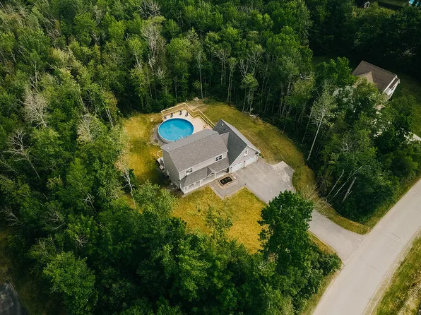30 Bishop Drive, Hermon, ME 04401