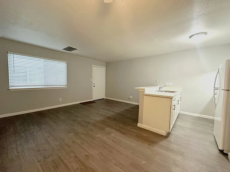 La Madera Apartments at 935 W. Swain Road — Photo 18